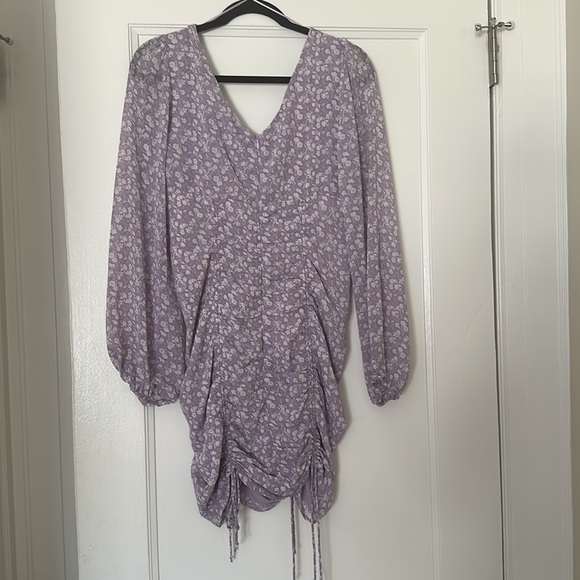 Lilac floral long sleeve dress with ruching - Picture 2 of 4